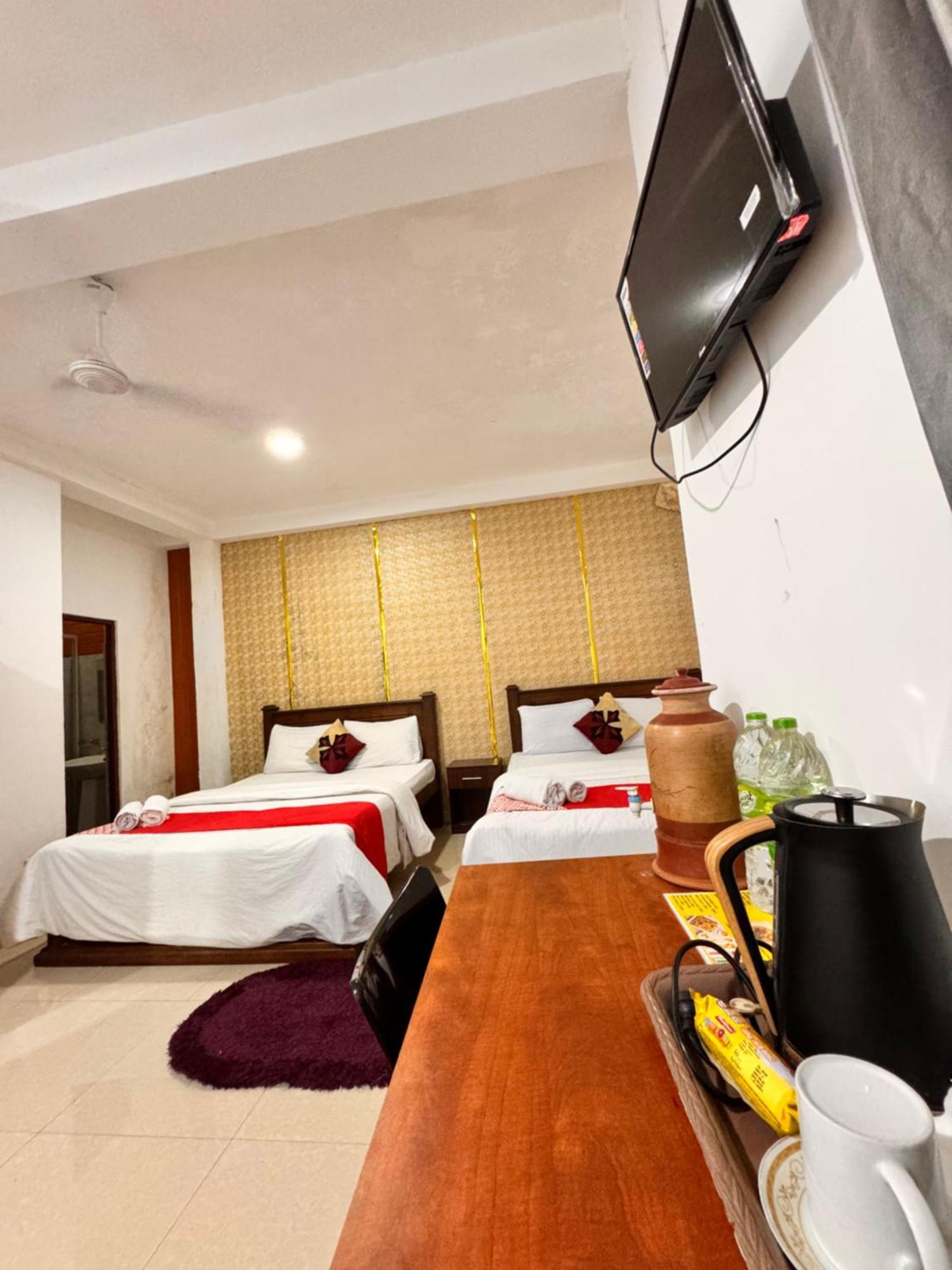 Airport Transit Kings Hotel Katunayaka Extérieur photo